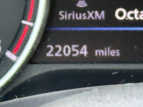 Used 2025 Nissan Sentra SR w/ SR Premium Package FWD image 23