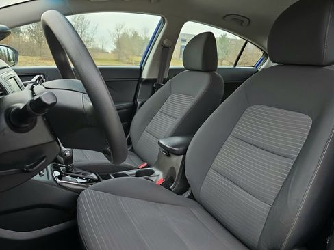 Used 2017 Kia Forte LX w/ LX Popular Package image 19