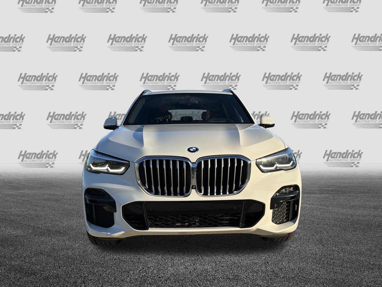 Used 2023 BMW X5 sDrive40i w/ M Sport Package RWD image 3
