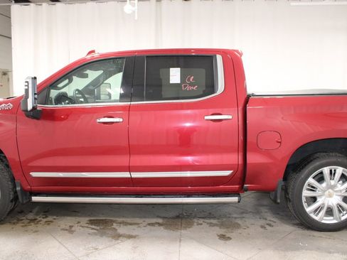 Used 2025 Chevrolet Silverado 1500 High Country w/ High Country Premium Package AWD/4WD image 6