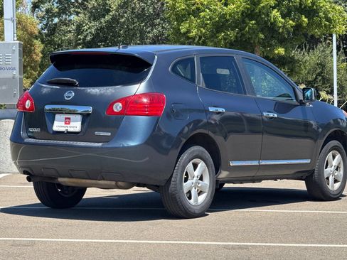 Used 2013 Nissan Rogue S w/ Special Edition Pkg FWD image 4