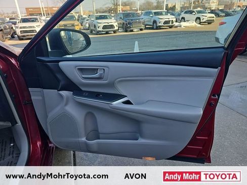 Used 2017 Toyota Camry XLE image 35