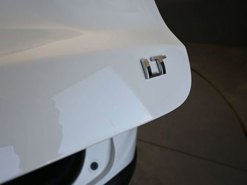 Used 2025 Chevrolet Trax LT FWD image 19