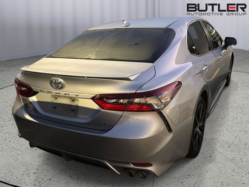Used 2023 Toyota Camry SE FWD image 9