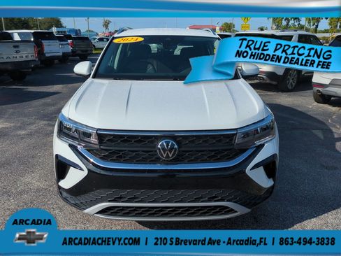 Used 2024 Volkswagen Taos SE FWD image 9