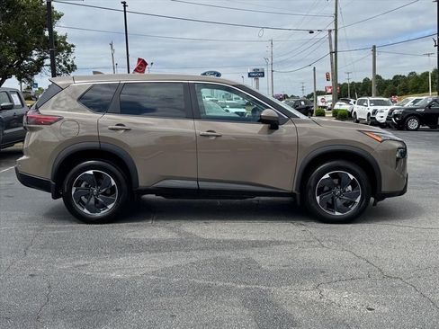 Certified 2025 Nissan Rogue SV AWD/4WD image 2