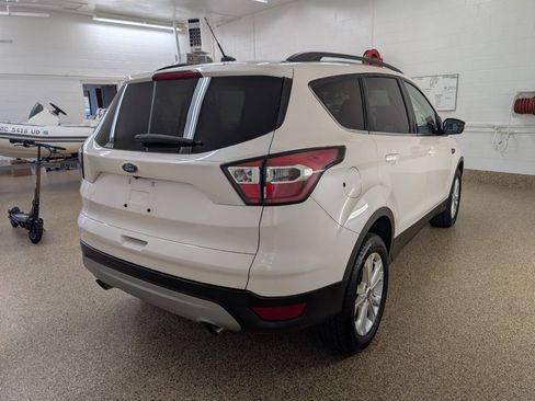 Used 2018 Ford Escape SE AWD/4WD image 4