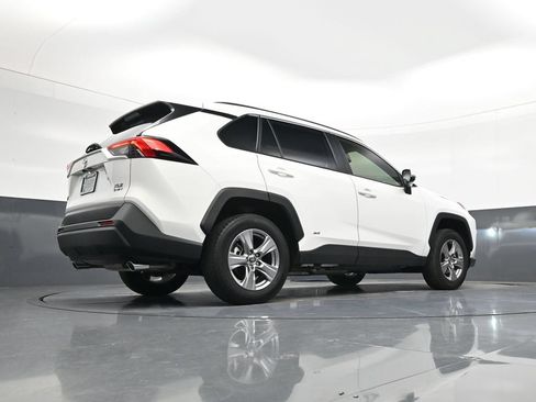 Used 2025 Toyota RAV4 XLE w/ Convenience Package AWD/4WD image 27