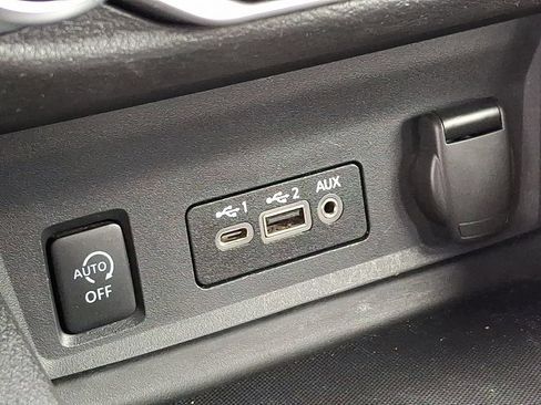 Used 2025 Nissan Sentra SR FWD image 24