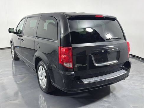 Used 2019 Dodge Grand Caravan SE FWD image 5