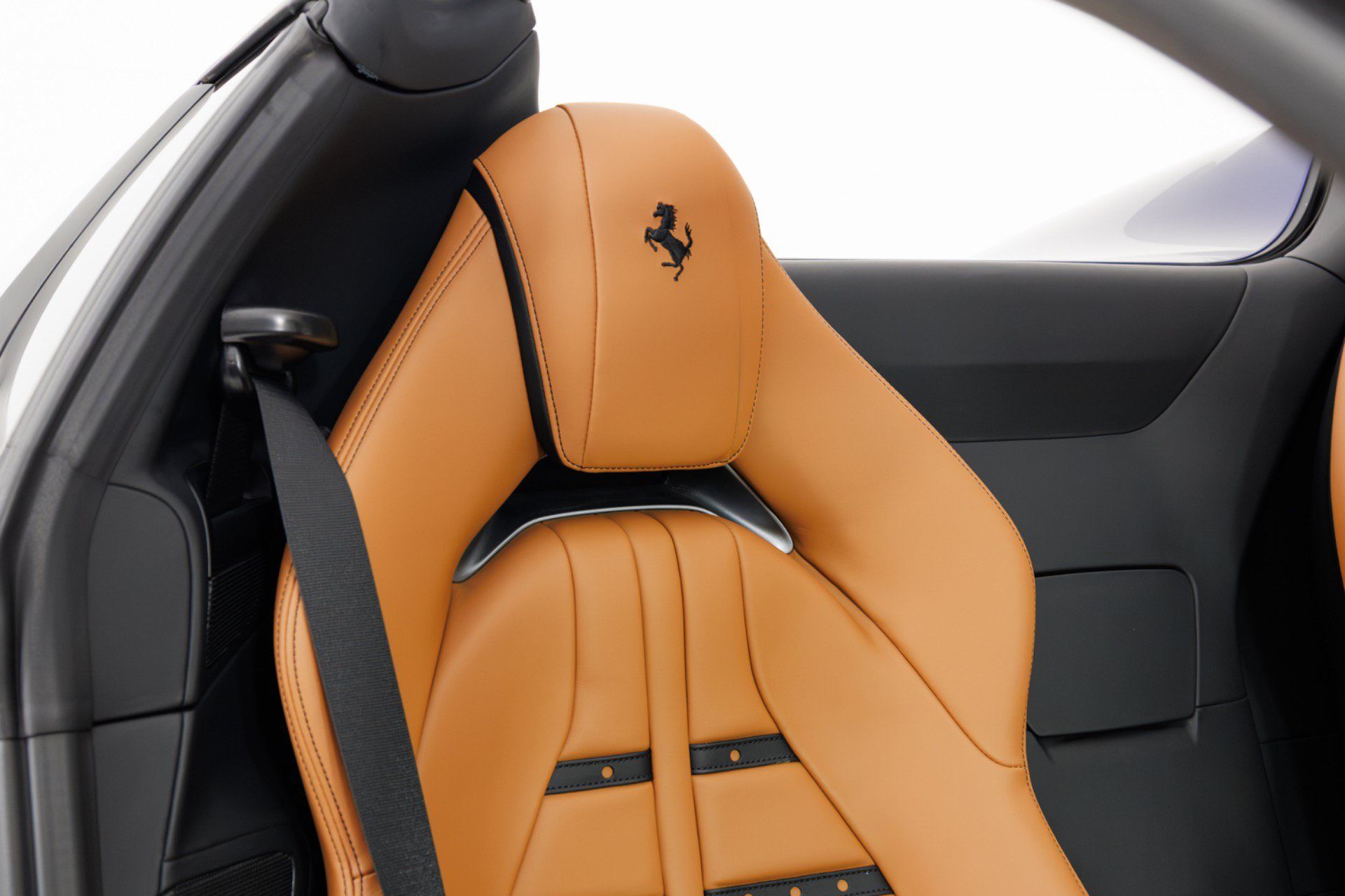 Used 2021 Ferrari 812 GTS RWD image 41