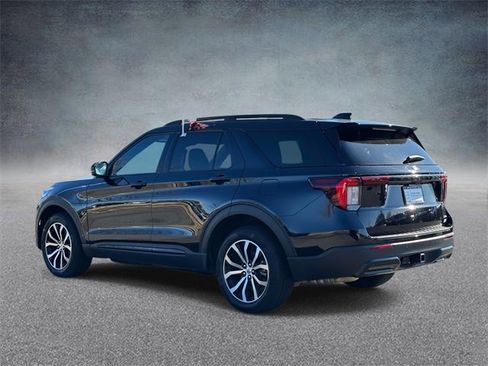 Used 2025 Ford Explorer ST-Line image 6