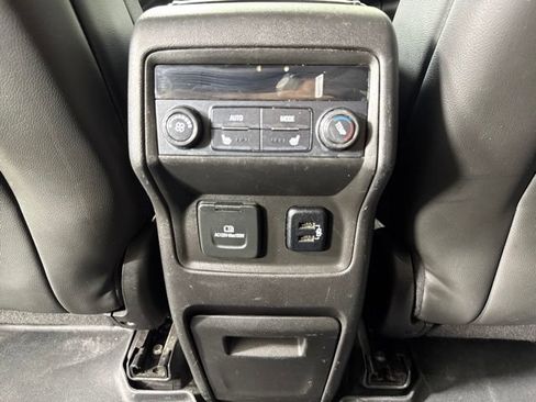 Used 2017 GMC Acadia Denali w/ Technology Package AWD/4WD image 13