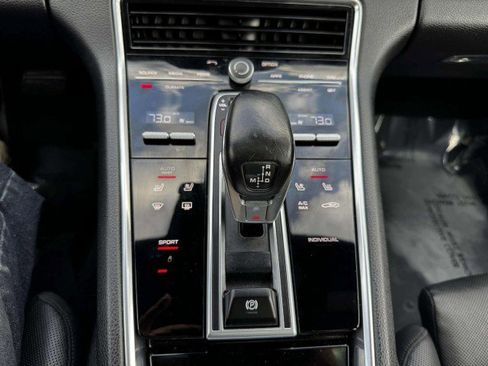 Used 2020 Porsche Panamera 4 image 46