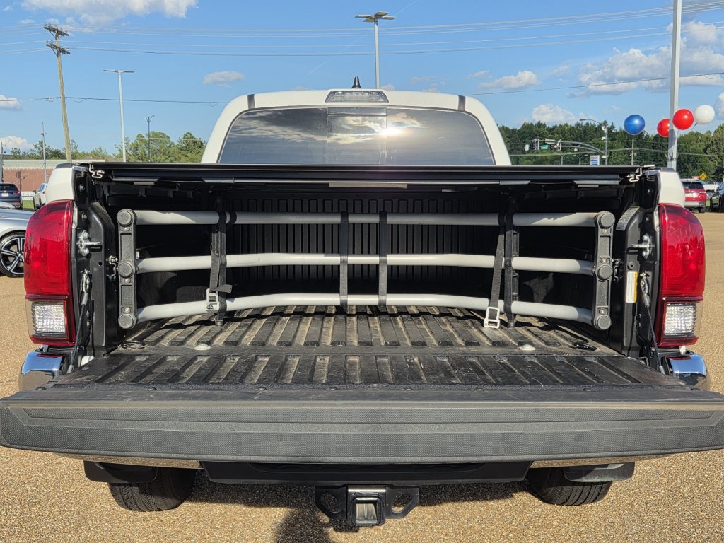 Used 2022 Toyota Tacoma SR5 RWD image 23