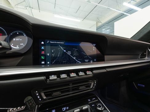 Used 2022 Porsche 911 Turbo image 38