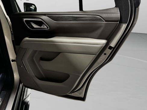 Used 2023 GMC Yukon SLT image 40