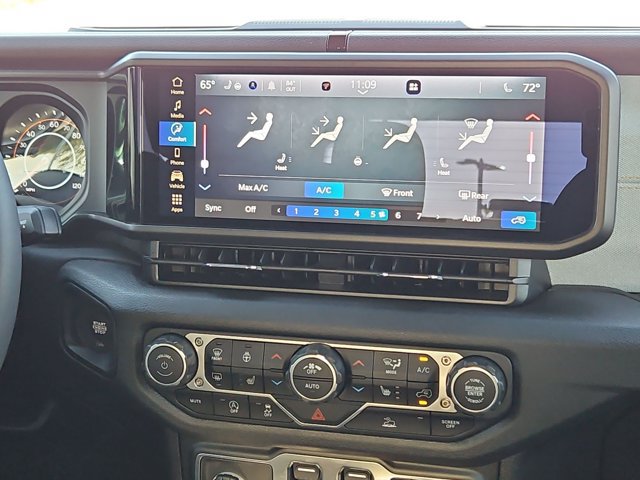 Certified 2025 Jeep Wrangler Sport AWD/4WD image 19