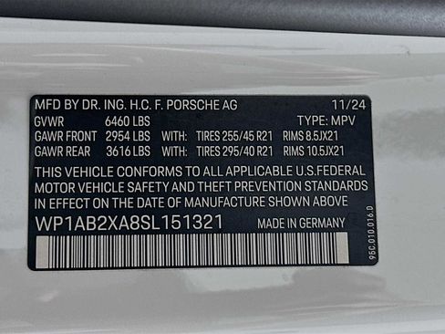 Certified 2025 Porsche Macan 4S Electric image 32