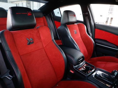 Used 2018 Dodge Charger R/T Scat Pack image 19