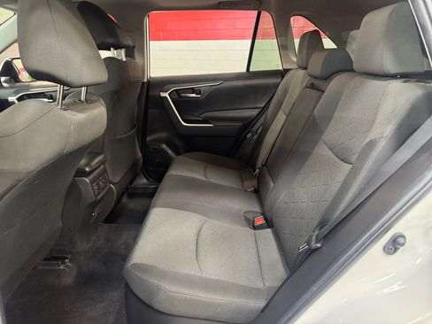 Certified 2021 Toyota RAV4 XLE w/ Convenience Package AWD/4WD image 17