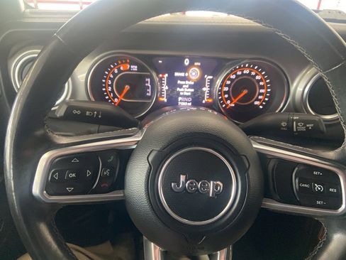 Used 2018 Jeep Wrangler Unlimited Sahara AWD/4WD image 41