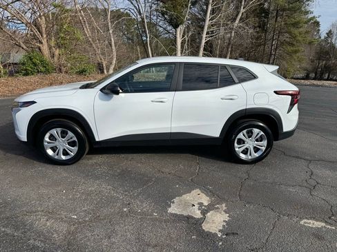 Certified 2025 Chevrolet Trax LS image 2