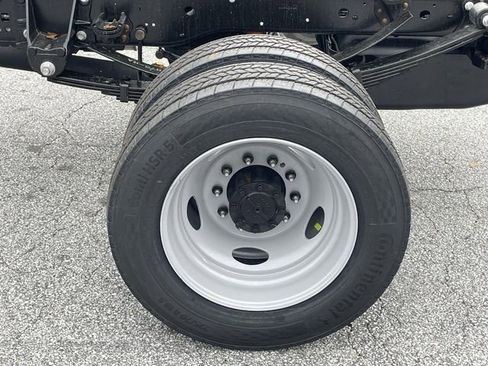 New 2026 Ford F450 XL w/ XL Chrome Package RWD image 21