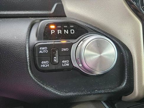 Used 2019 RAM 1500 Laramie AWD/4WD image 17