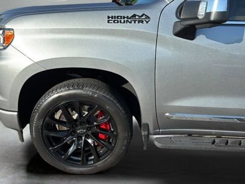 Used 2024 Chevrolet Silverado 1500 High Country w/ High Country Premium Package AWD/4WD image 35