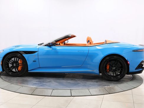 Used 2022 Aston Martin DBS Superleggera Volante RWD image 10