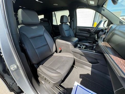 Used 2025 Chevrolet Tahoe Z71 AWD/4WD image 31