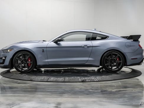 Used 2022 Ford Mustang Shelby GT500 w/ Carbon Fiber Track Pack RWD image 8