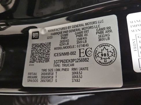 Used 2023 GMC Canyon AT4 w/ Canyon Safety Plus Package AWD/4WD image 39