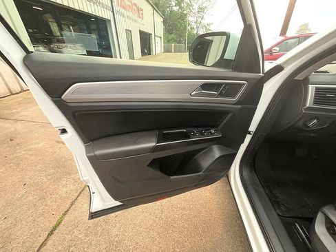 Used 2019 Volkswagen Atlas SE FWD image 12