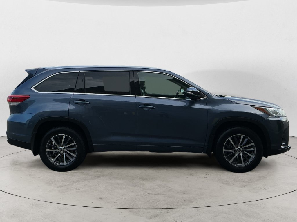 Used 2018 Toyota Highlander XLE AWD/4WD image 7