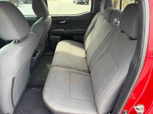 Used 2019 Toyota Tacoma TRD Sport w/ Technology Package RWD image 15