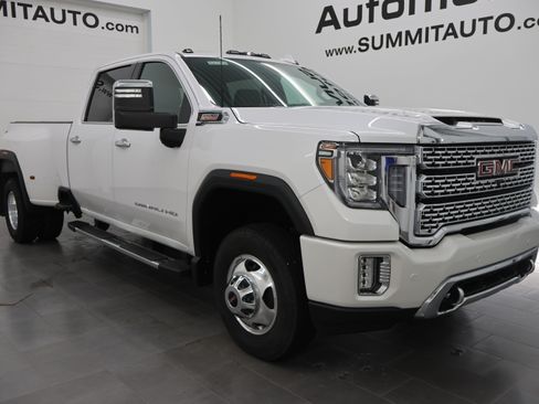 Used 2022 GMC Sierra 3500 Denali w/ Denali Ultimate Package AWD/4WD image 2