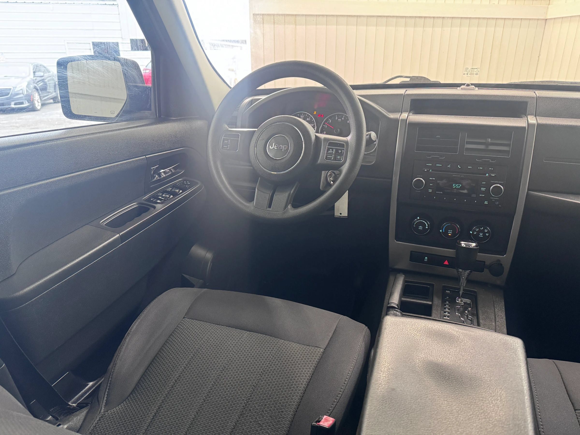 Used 2011 Jeep Liberty Sport RWD image 14
