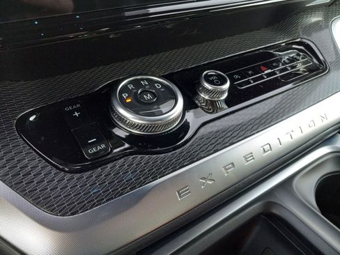 Used 2025 Ford Expedition Platinum w/ Stealth Performance Package image 24