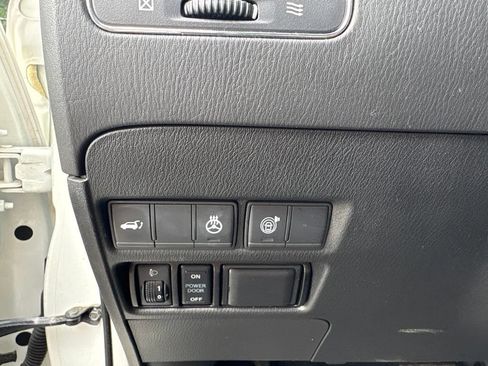 Used 2018 Nissan Armada Platinum w/ Interior Lighting Package RWD image 16