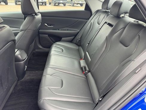 Used 2025 Hyundai Elantra Limited FWD image 9