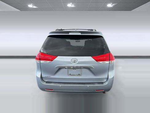 Used 2013 Toyota Sienna Limited w/ Premium Pkg FWD image 9