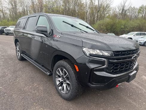 Used 2024 Chevrolet Suburban Z71 w/ Luxury Package AWD/4WD image 1