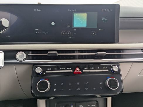 New 2025 Hyundai Tucson Limited image 10