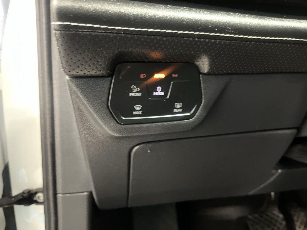 Used 2025 Volkswagen Atlas SE AWD/4WD image 37