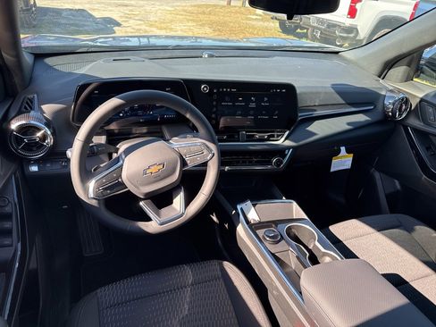 New 2026 Chevrolet Equinox LT image 8