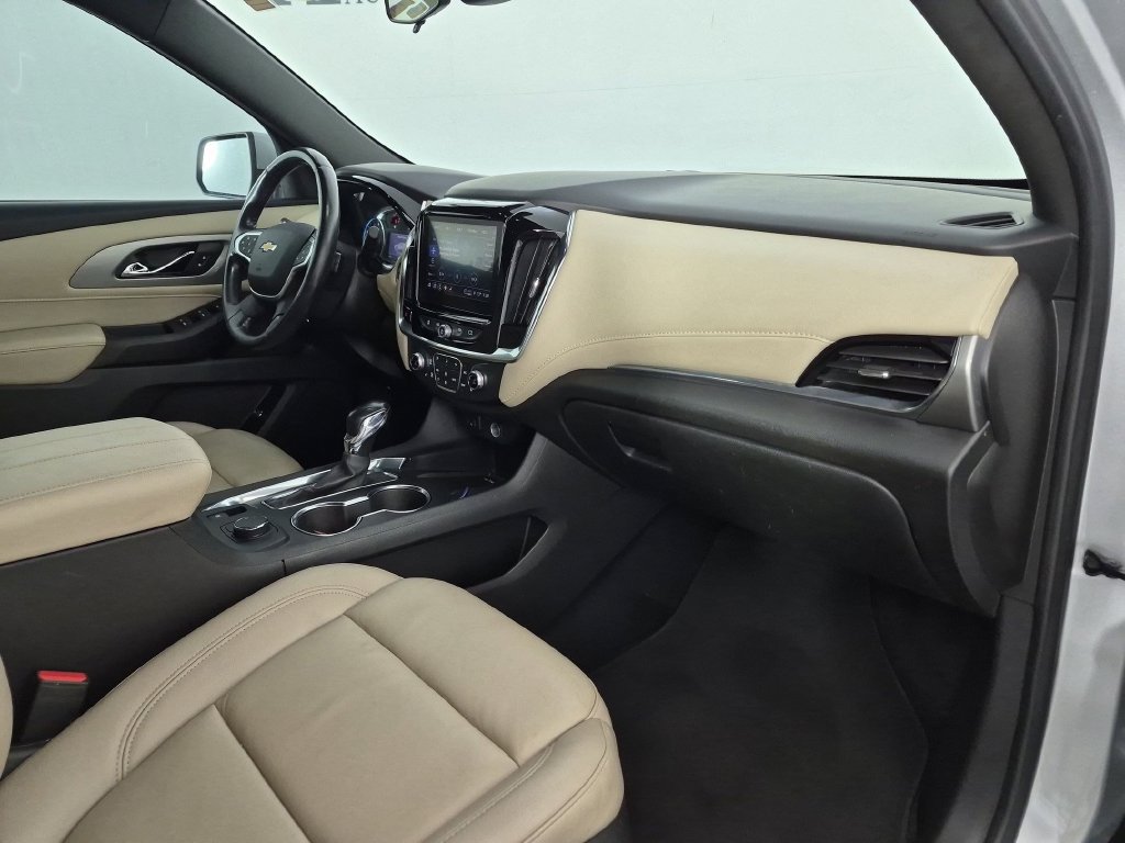 Certified 2022 Chevrolet Traverse LT FWD image 37