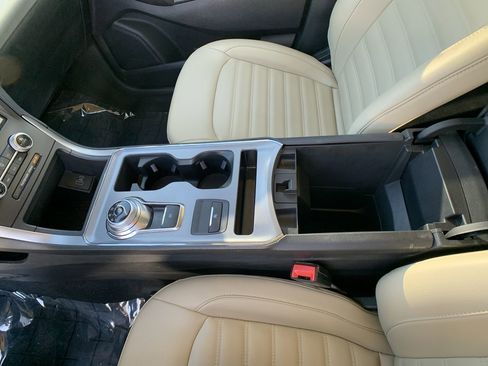 Used 2021 Ford Edge SEL w/ Convenience Package image 35