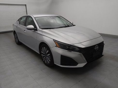 Used 2023 Nissan Altima 2.5 SV image 13